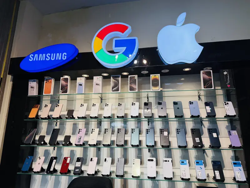 Google Pixel, Samsung & Apple iPhone Smartphones | Original USA Stock
