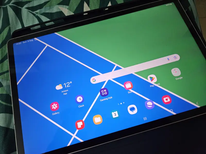 Samsung Galaxy Tab S8 Ultra | Original S Pen & Book Cover Included